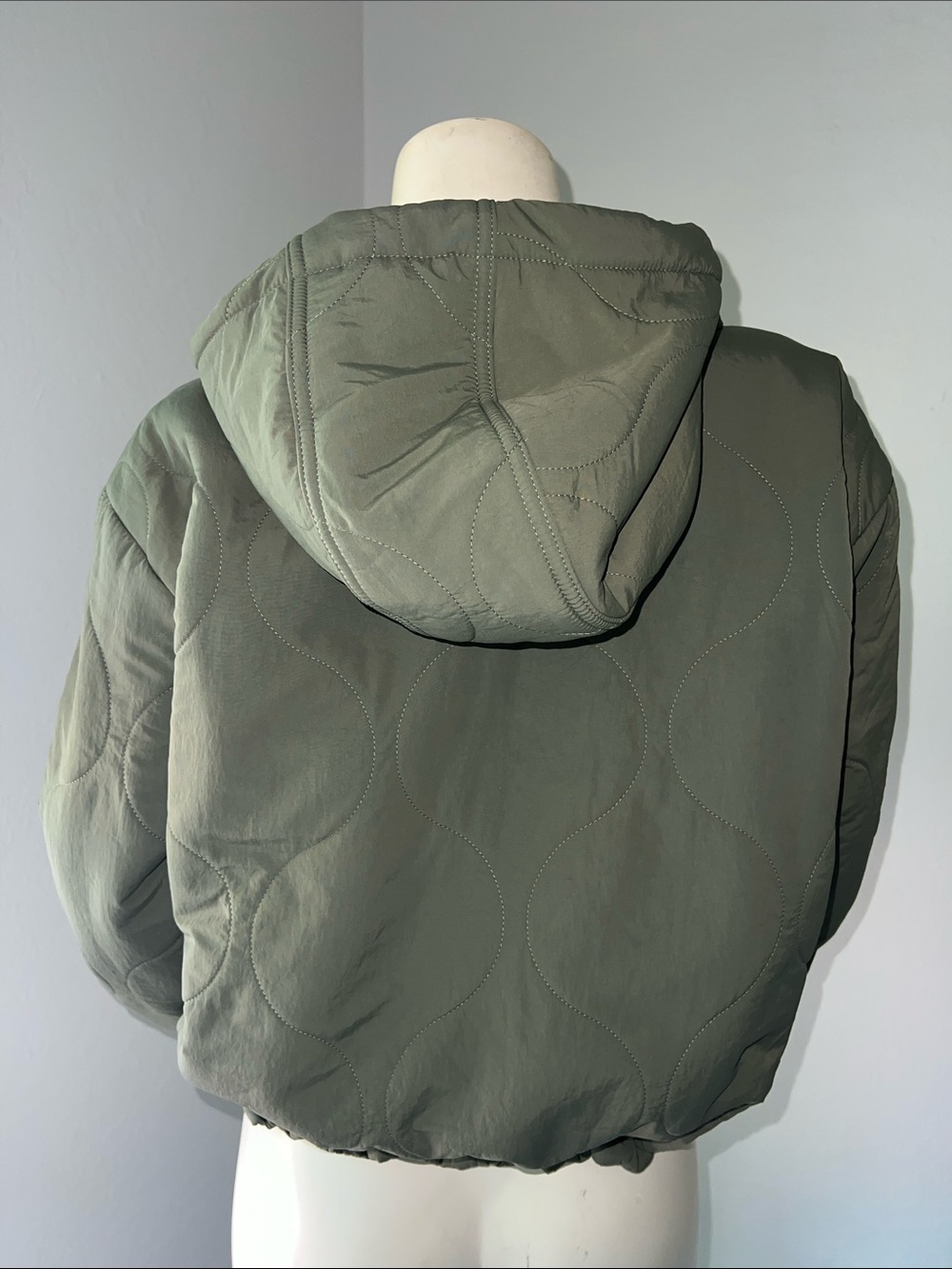 Prana Encinitas Olive Quilted Hooded Puffer Jacket. Size Medium. - Picture 7 of 9